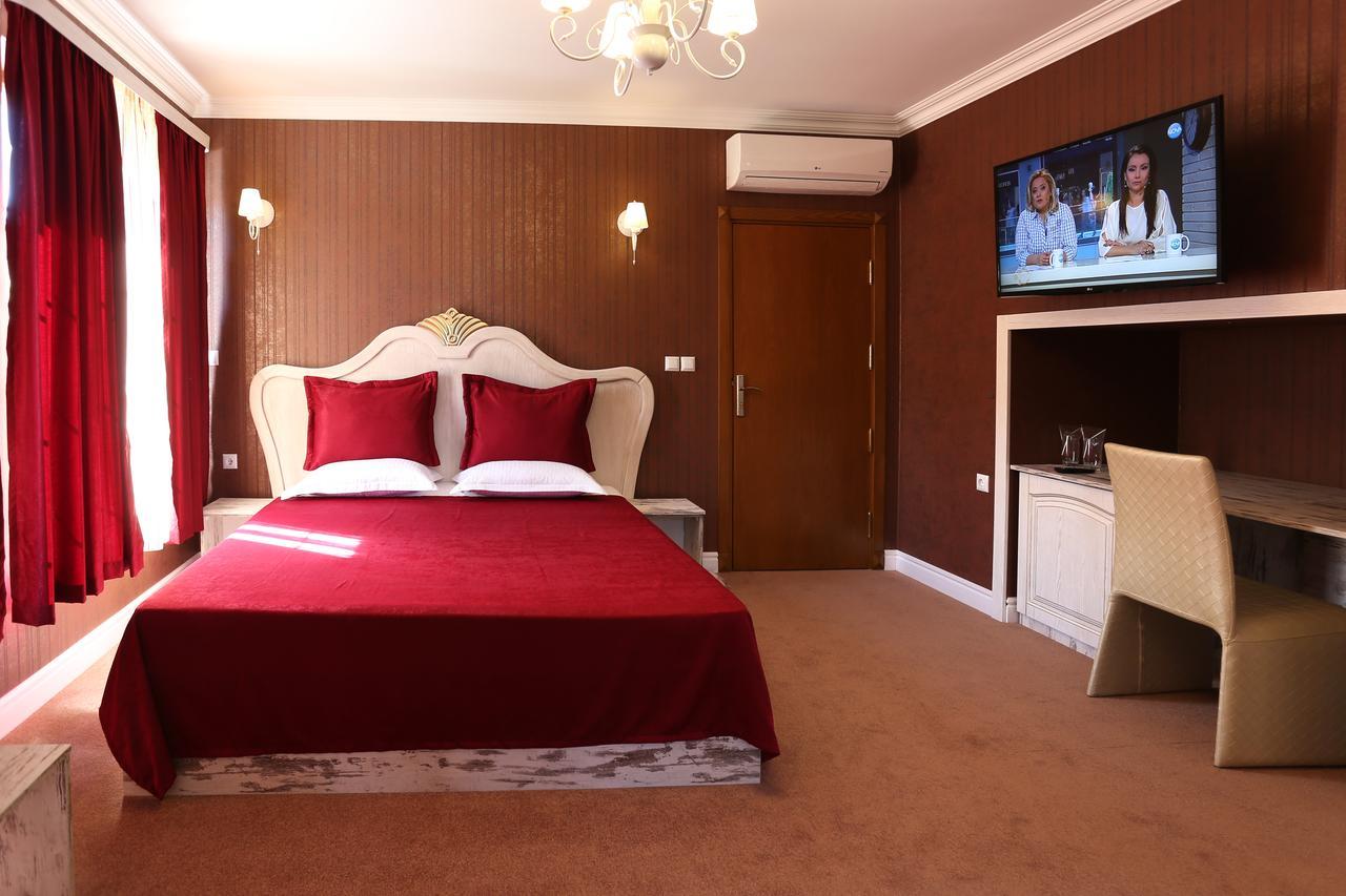 Hotel Green Garden Shumen Exterior photo