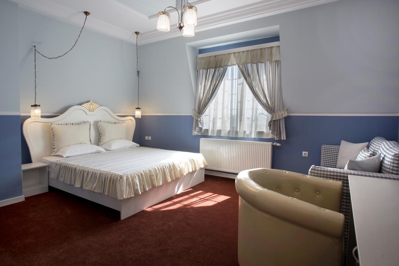 Hotel Green Garden Shumen Exterior photo