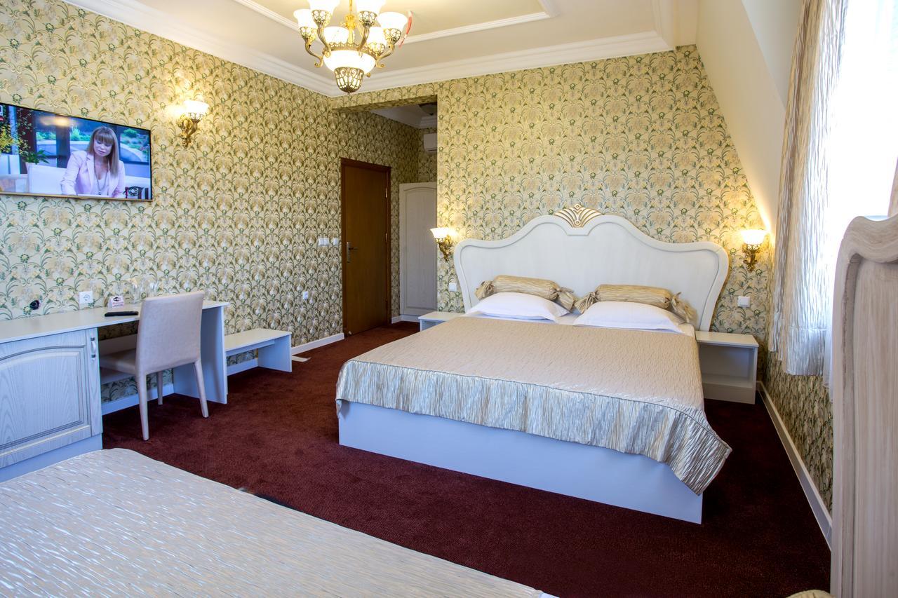Hotel Green Garden Shumen Exterior photo