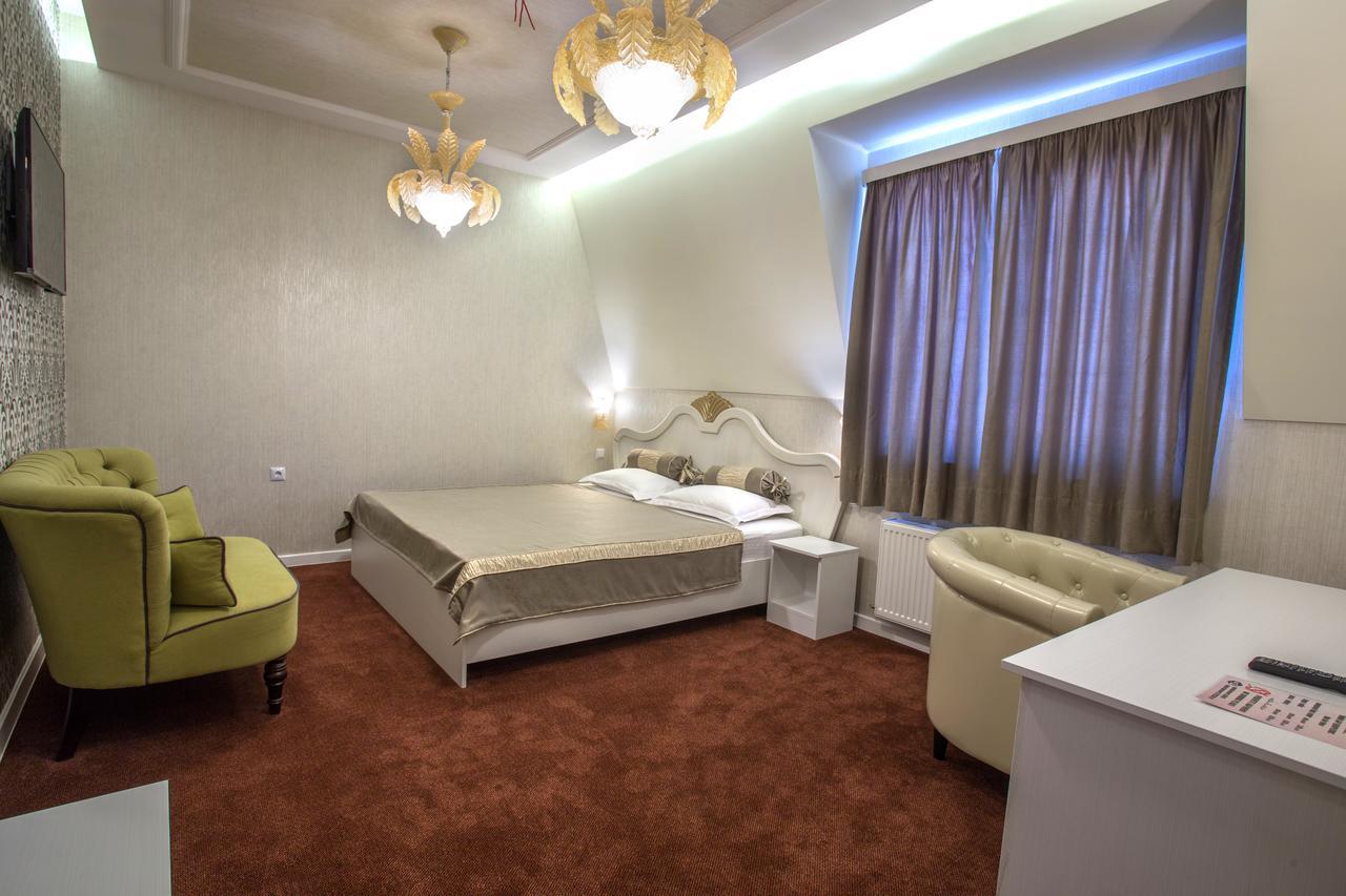 Hotel Green Garden Shumen Exterior photo